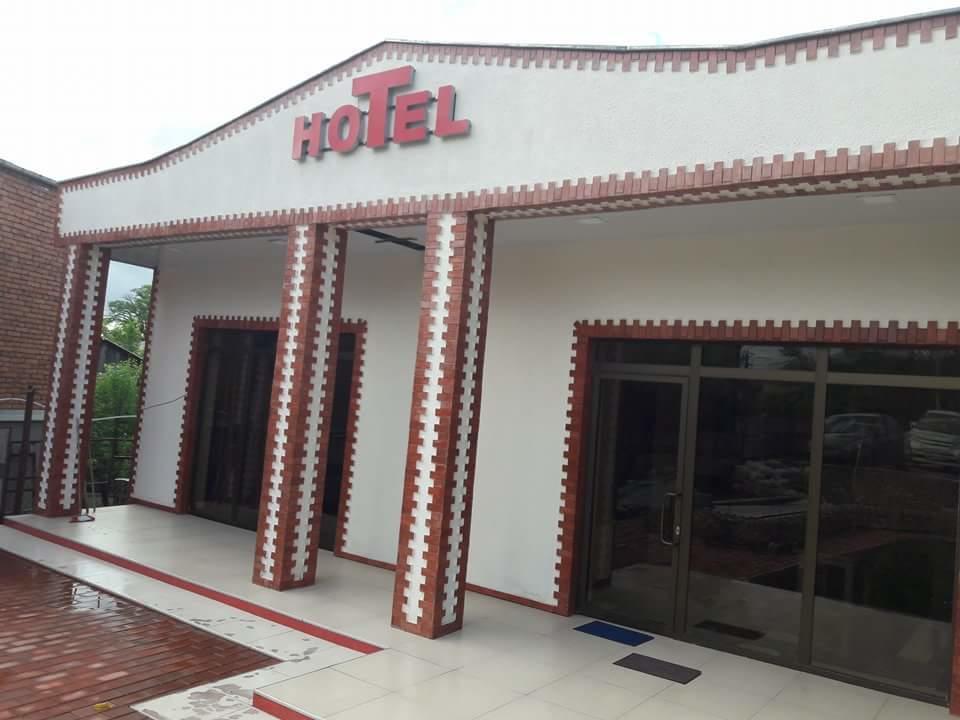 Hotel Rio 库塔伊西 外观 照片