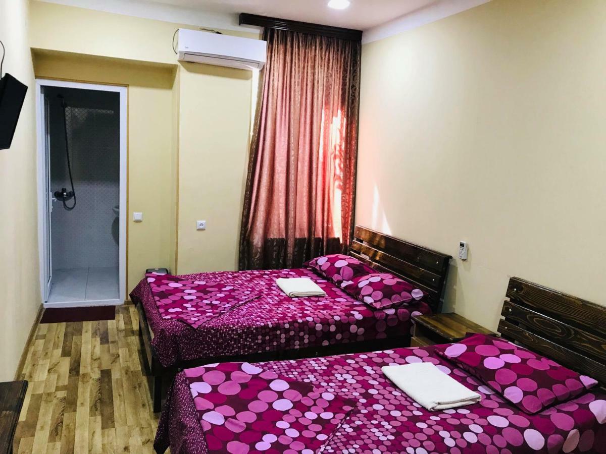 Hotel Rio 库塔伊西 外观 照片
